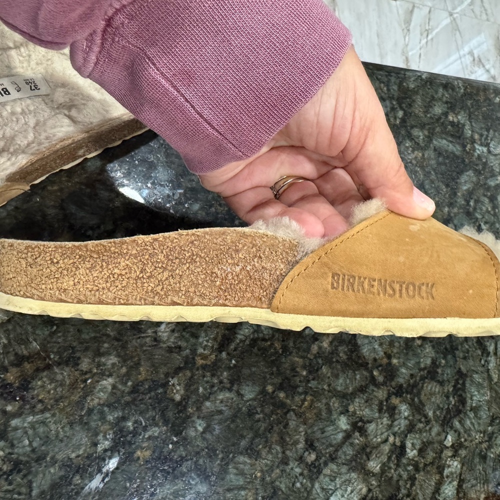 Birkenstock Madrid Big Buckle Tan Shearling Clogs - Picture 7 of 13